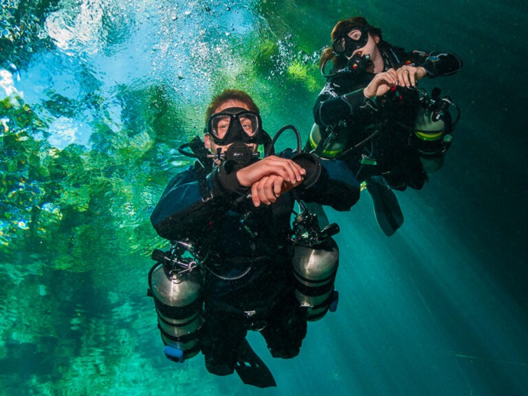 Plongée en sidemount définition